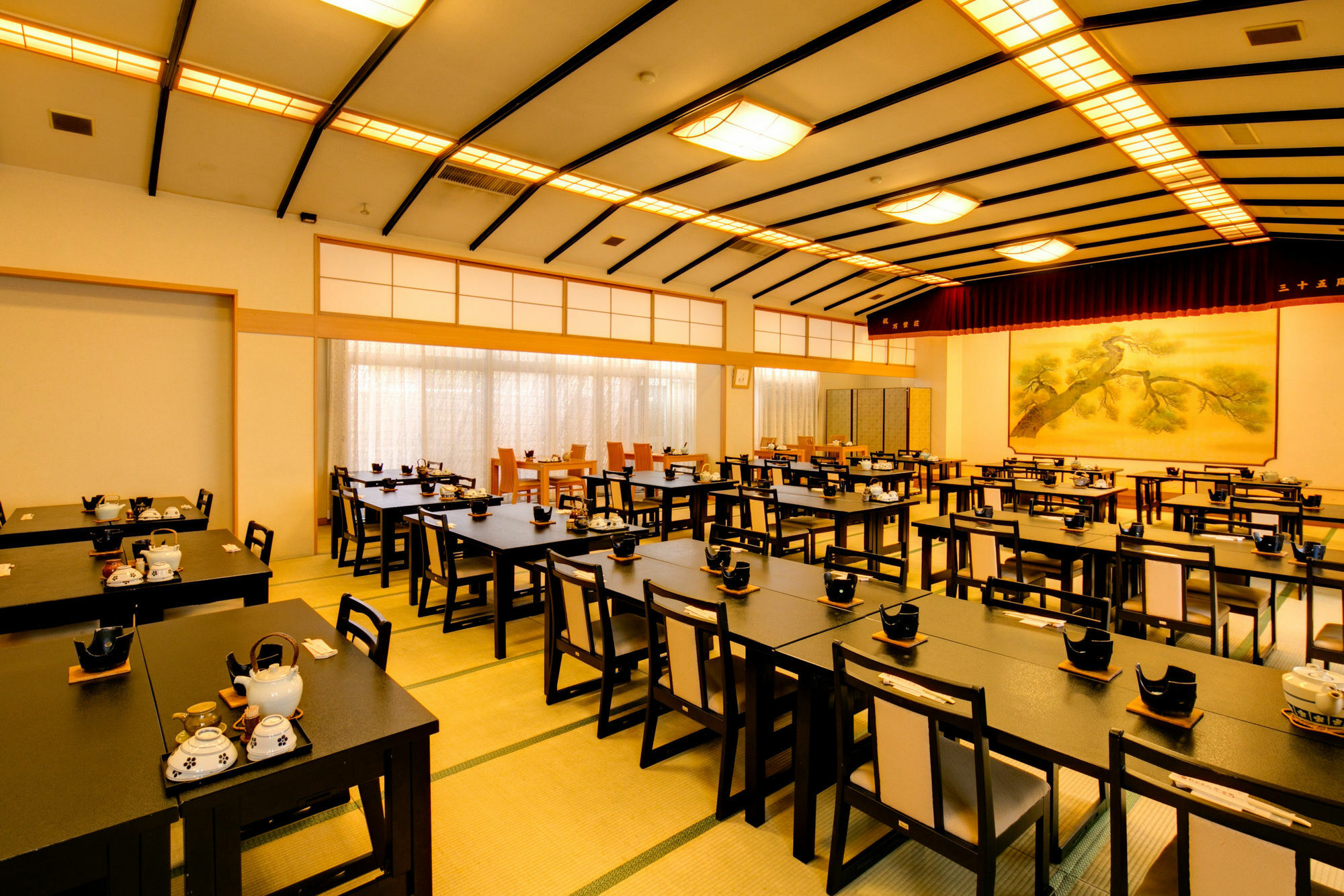 Отель Yugawara-Onsen Manyoso Экстерьер фото