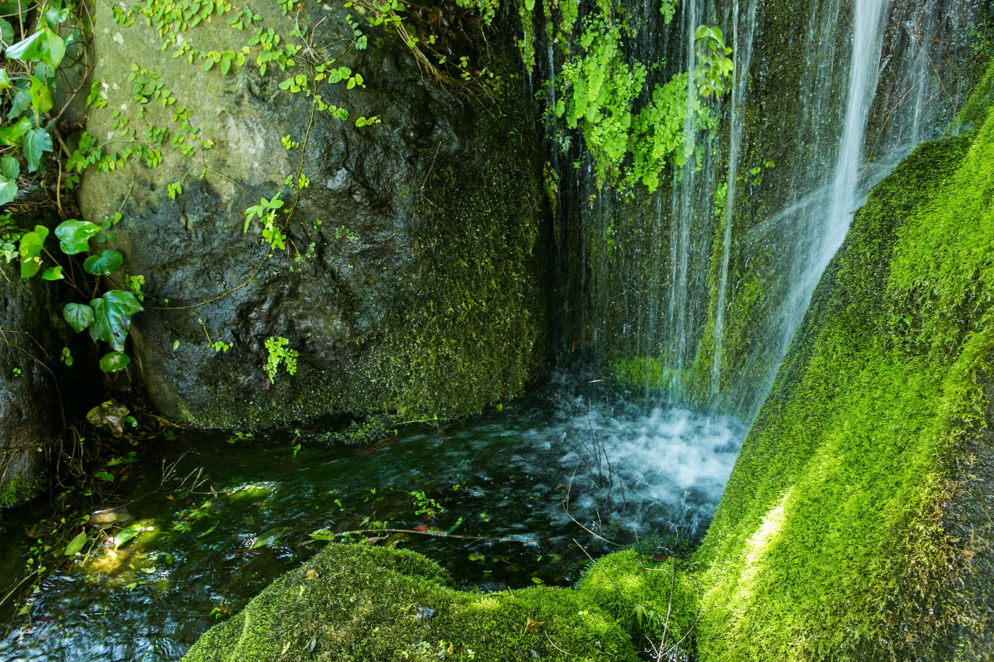 Отель Yugawara-Onsen Manyoso Экстерьер фото