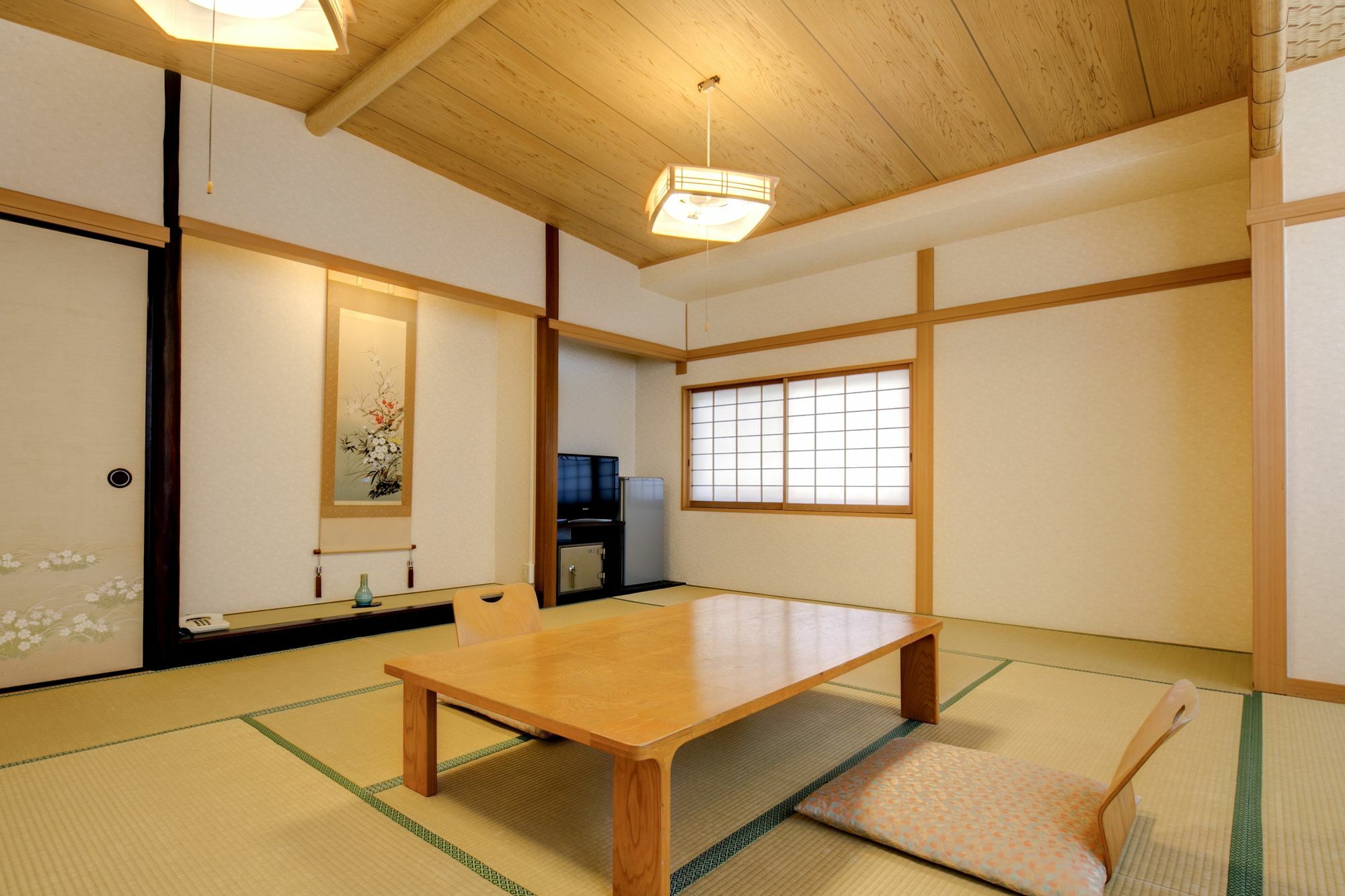 Отель Yugawara-Onsen Manyoso Экстерьер фото